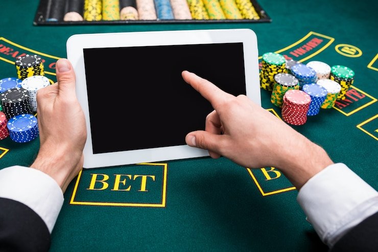 Antarmuka kontrol angkasa slot untuk pengaturan taruhan dan putaran otomatis